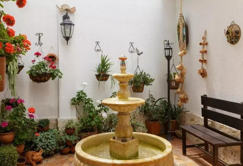 ペンション Tonsuca