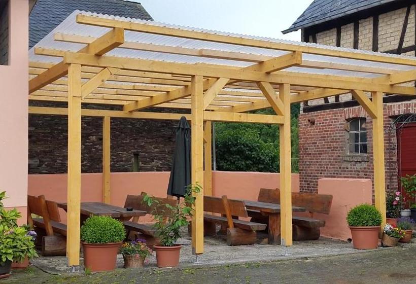 פנסיון Zur Dorfschänke