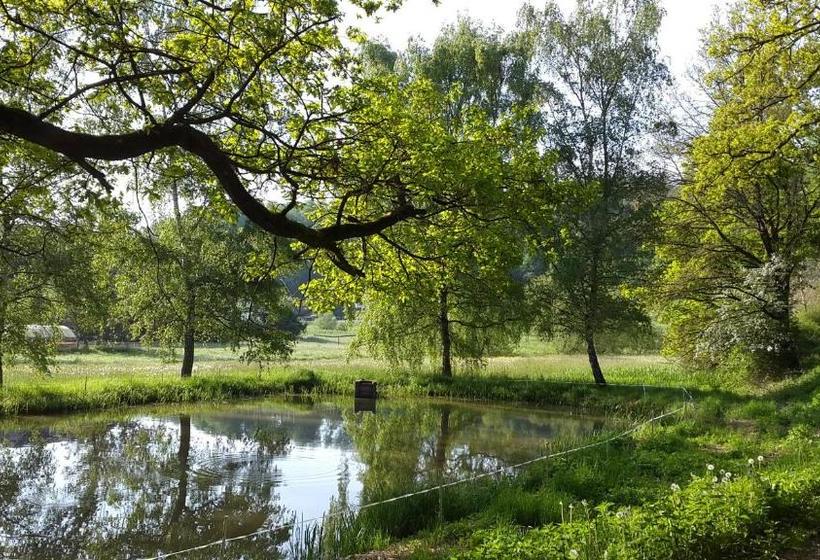 פנסיון Zur Dorfschänke