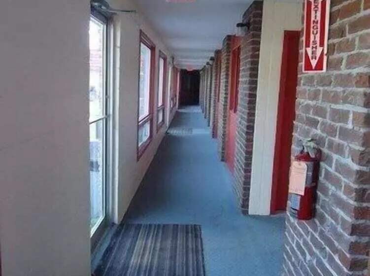 The Village Inn Motel