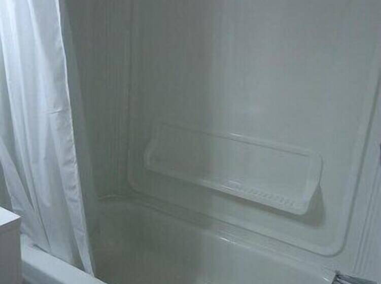 The Village Inn Motel