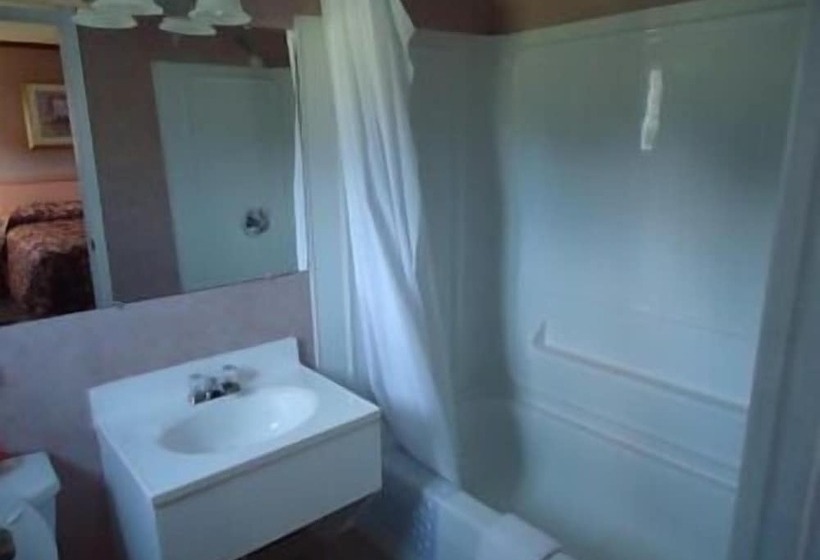 The Village Inn Motel