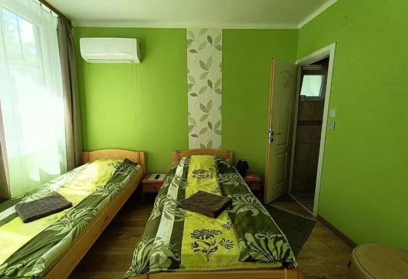 Tölgyfa Panzió