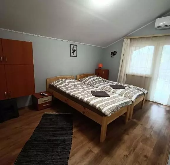 Tölgyfa Panzió