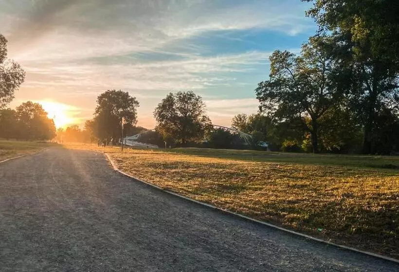 Casablanca Hotel Studios