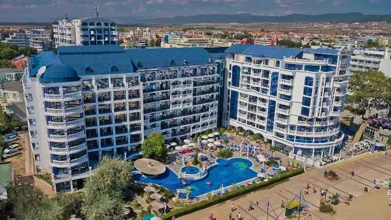 酒店 Chaika Beach Resort