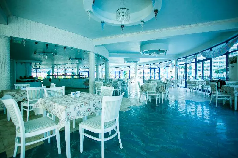 酒店 Chaika Beach Resort