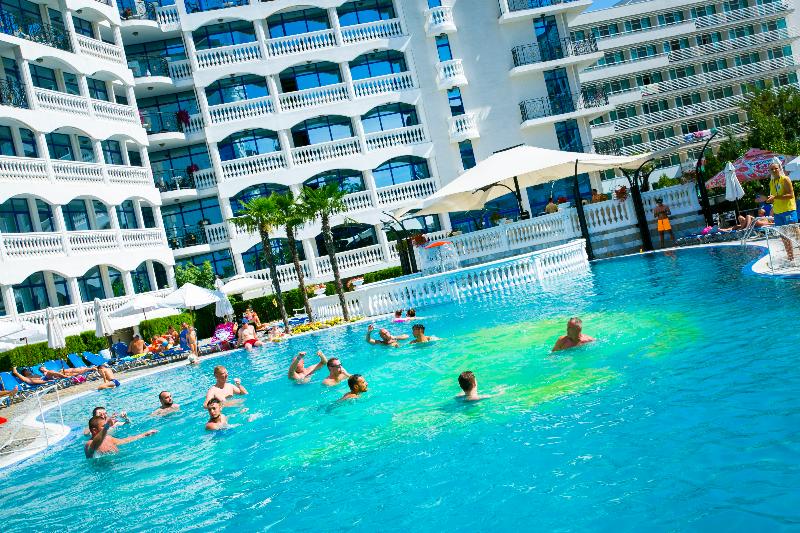 هتل Chaika Beach Resort