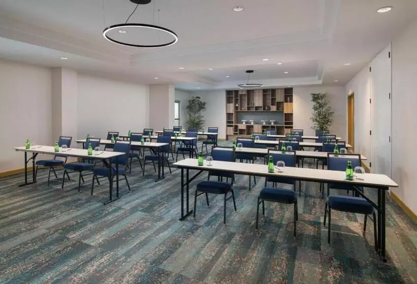 هتل Courtyard By Marriott Santo Domingo