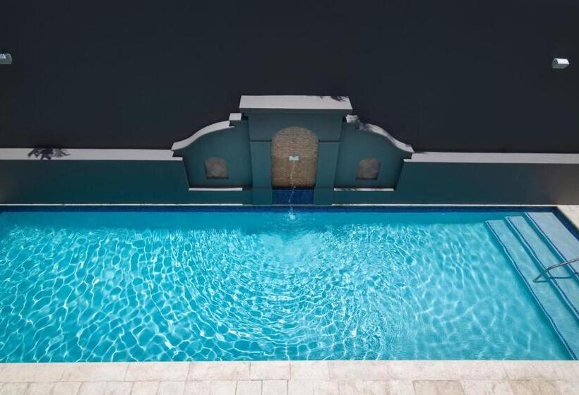 هتل Courtyard By Marriott Santo Domingo