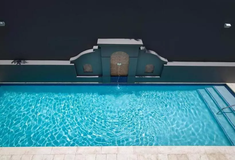 هتل Courtyard By Marriott Santo Domingo