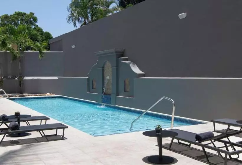 هتل Courtyard By Marriott Santo Domingo