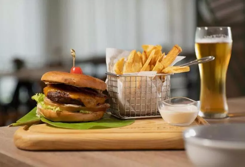 هتل Courtyard By Marriott Santo Domingo