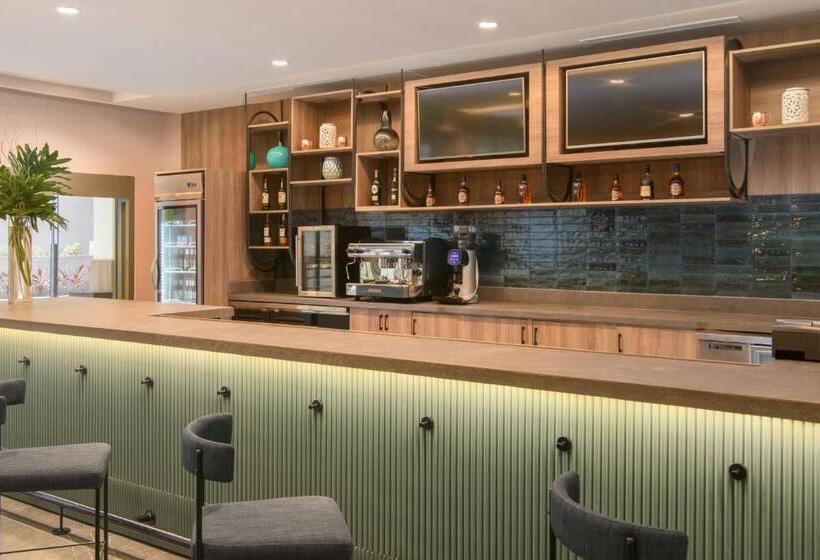 هتل Courtyard By Marriott Santo Domingo