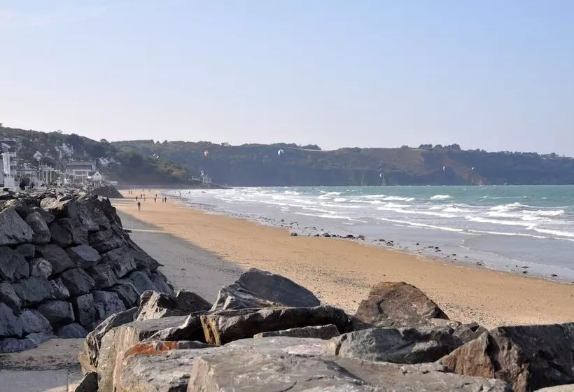 Отель Ibis Styles Saint Brieuc Plerin