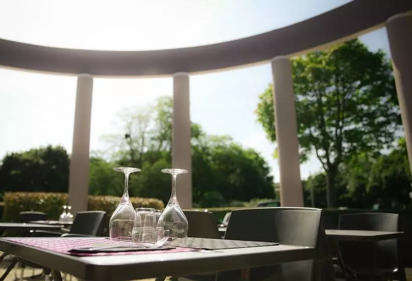 Отель Ibis Styles Saint Brieuc Plerin