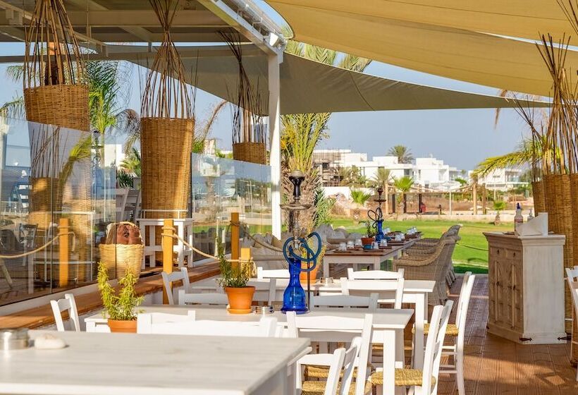 هتل Piere Anne Beach