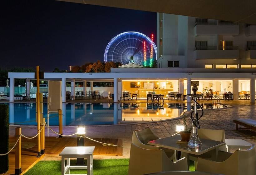 هتل Piere Anne Beach