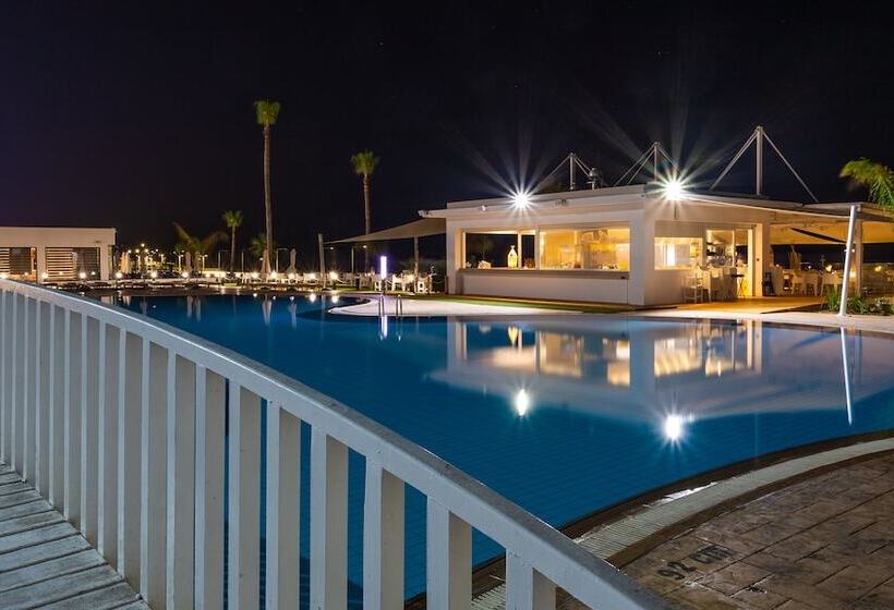 هتل Piere Anne Beach