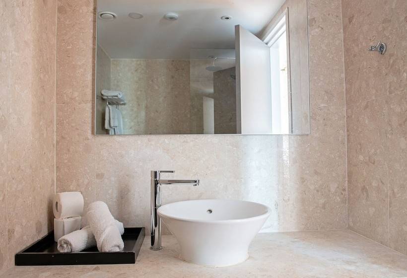 هتل Piere Anne Beach