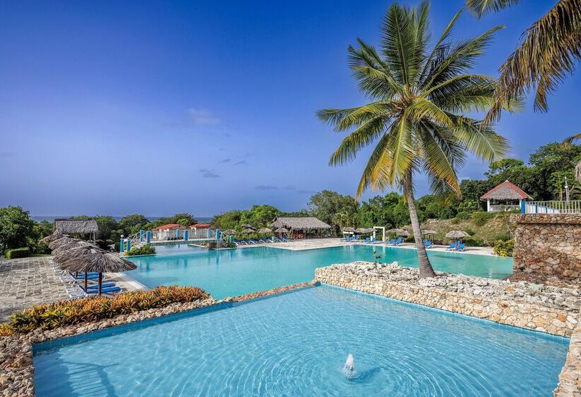 استراحتگاه Sol Turquesa Beach