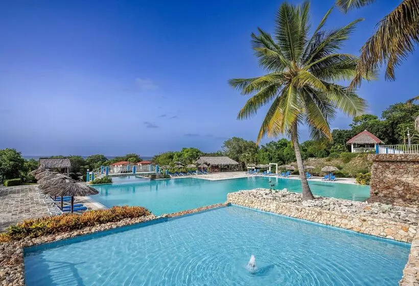 استراحتگاه Sol Turquesa Beach