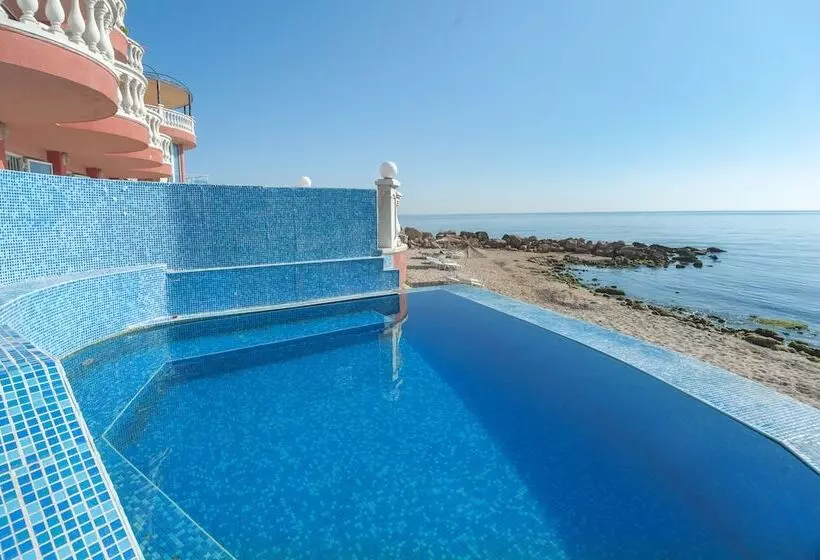 Sirius Beach Hotel & Spa