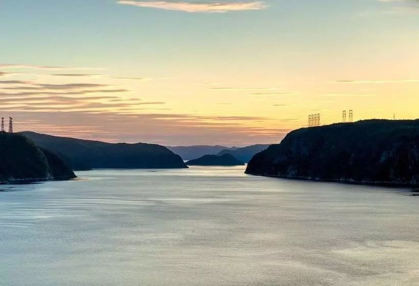 Retkeilymaja Au Sommet Du Fjord