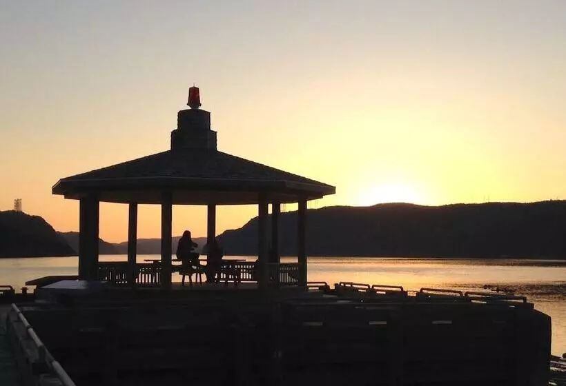 Retkeilymaja Au Sommet Du Fjord