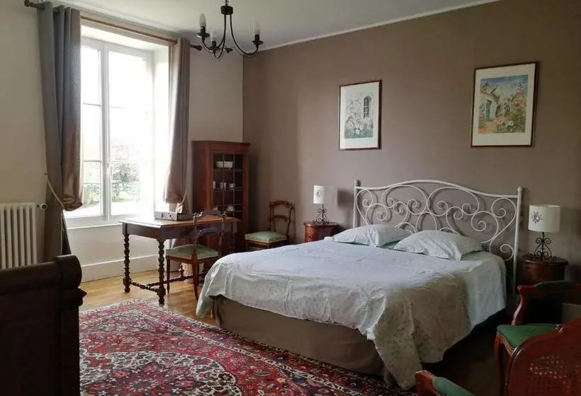 ベッドアンドブレックファースト Chambres D Hôtes   Domaine Des Perrières