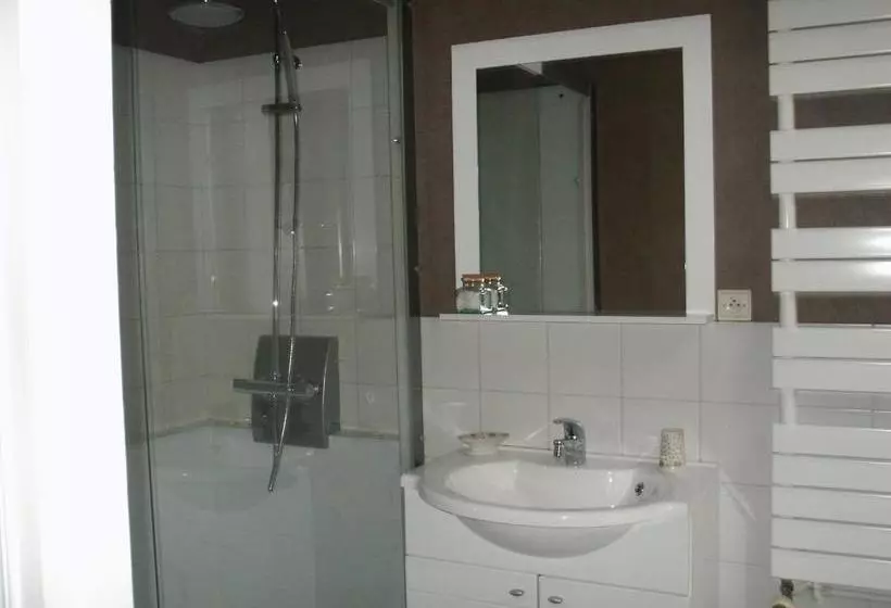 ベッドアンドブレックファースト Chambres D Hôtes   Domaine Des Perrières
