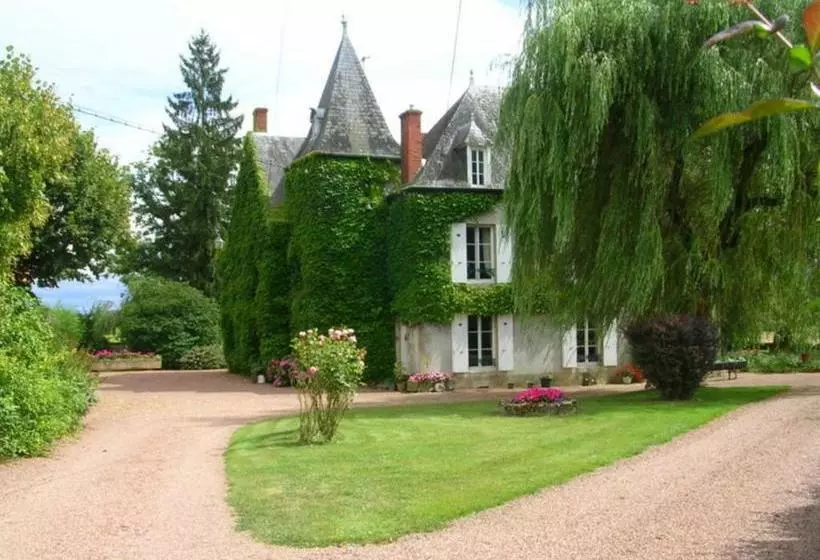 ベッドアンドブレックファースト Chambres D Hôtes   Domaine Des Perrières
