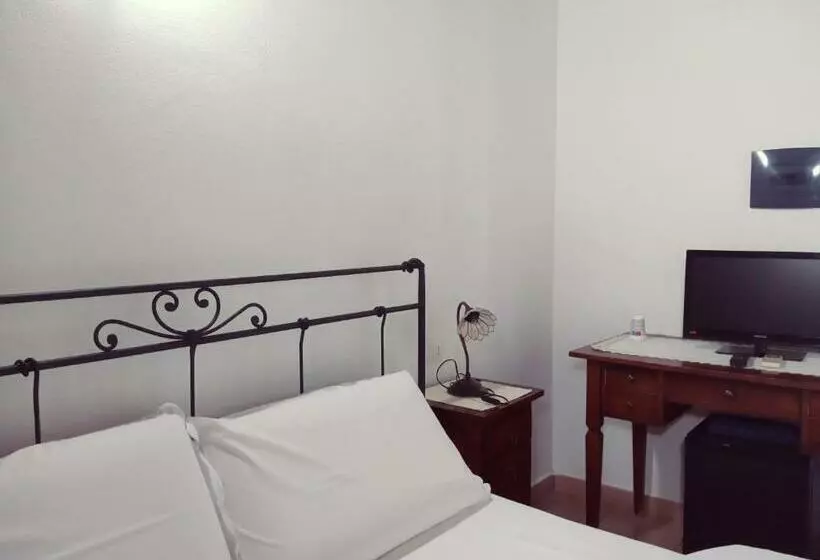 هتل Agriturismo Pedru Caddu