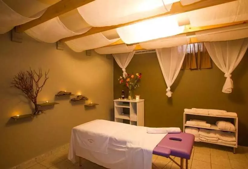 هتل Anagenessis Village