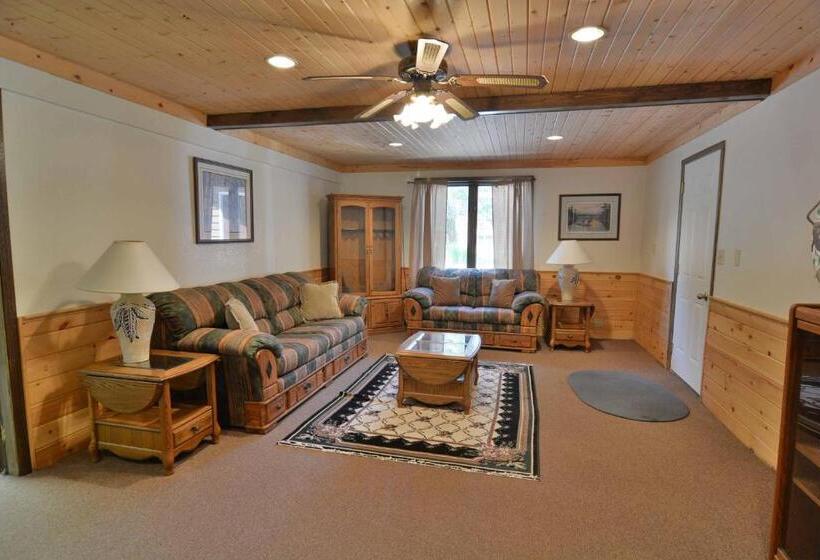 בית מלון כפרי Kenny Lodge Condo