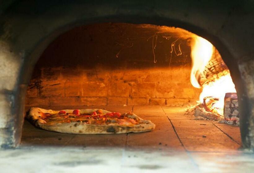 Hotel Molerite Complex