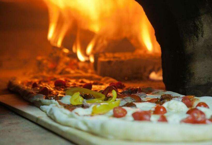 Hotel Molerite Complex