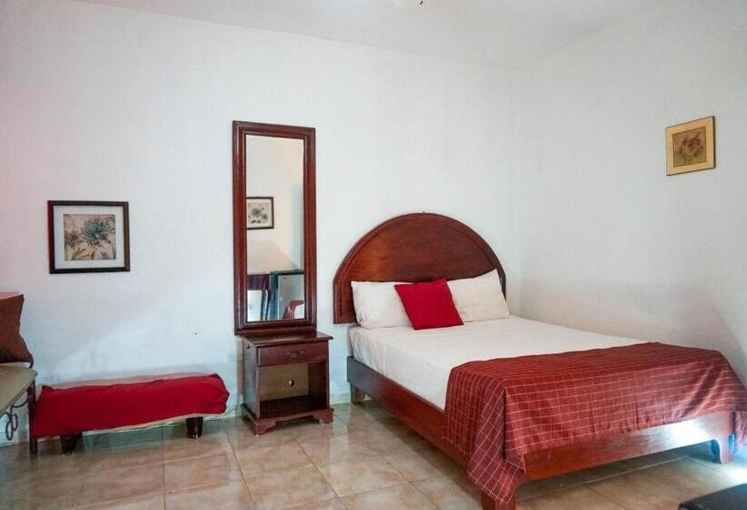 هتل Nuevo Amanecer