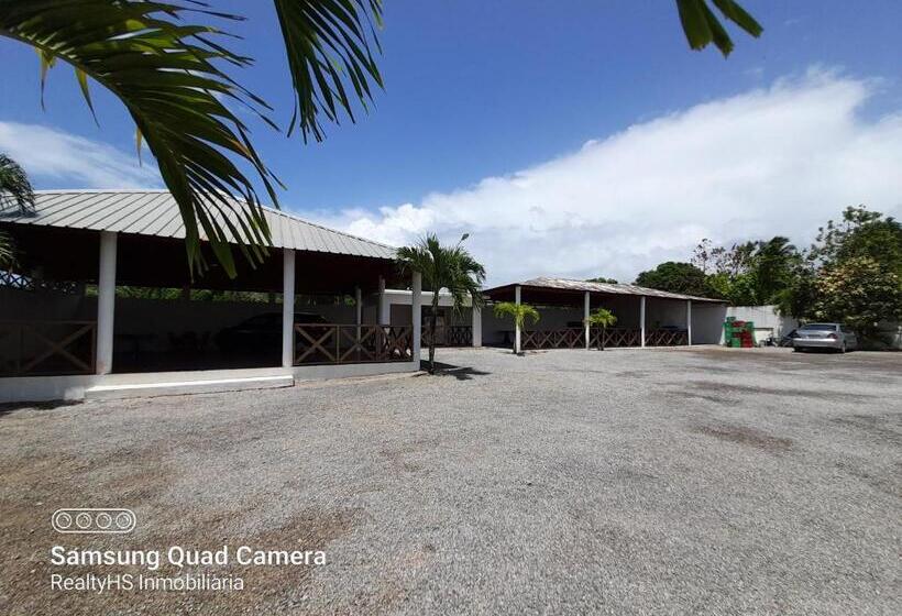 هتل Nuevo Amanecer