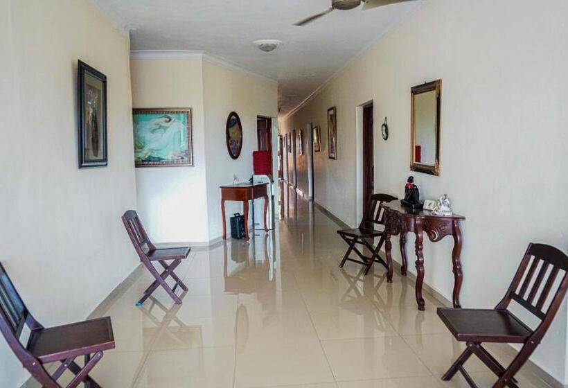 هتل Nuevo Amanecer