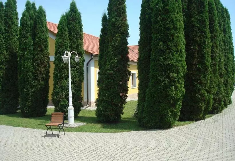 Major Hotel és Palóc Apartmanház