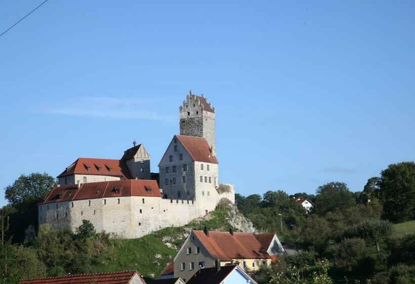膳宿费 Burg Katzenstein