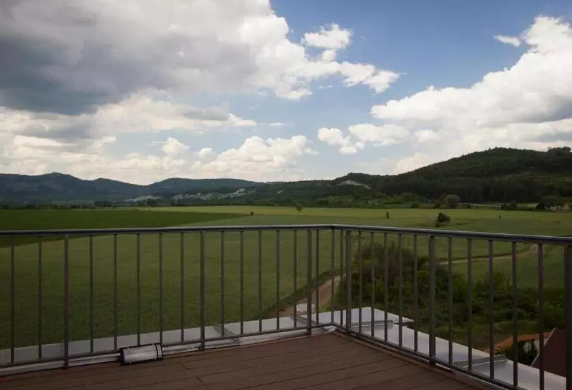 Lomakeskus Complex Perpera