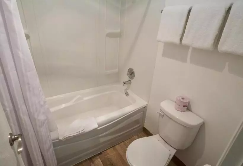 Westwood Motel 100 Mile House