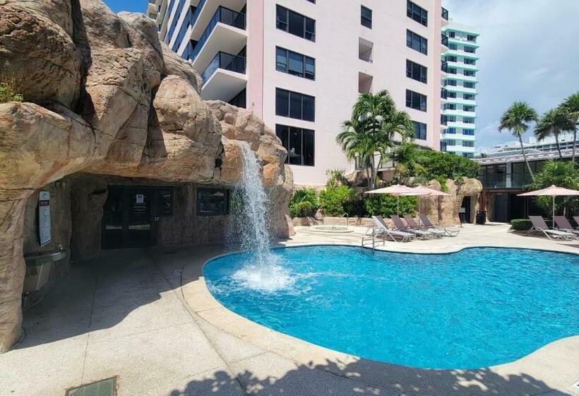 2 Bedroom 2 Bath Beachfront Condo On Miami Beach Millionaire Row