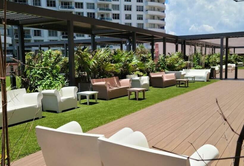 2 Bedroom 2 Bath Beachfront Condo On Miami Beach Millionaire Row