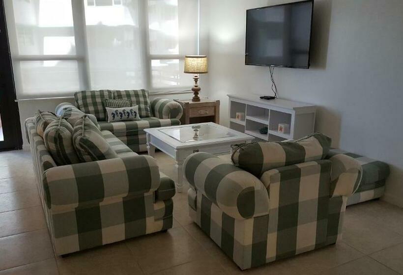 2 Bedroom 2 Bath Beachfront Condo On Miami Beach Millionaire Row