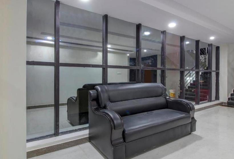 Hotel Capital O 49632 Mkr Regency