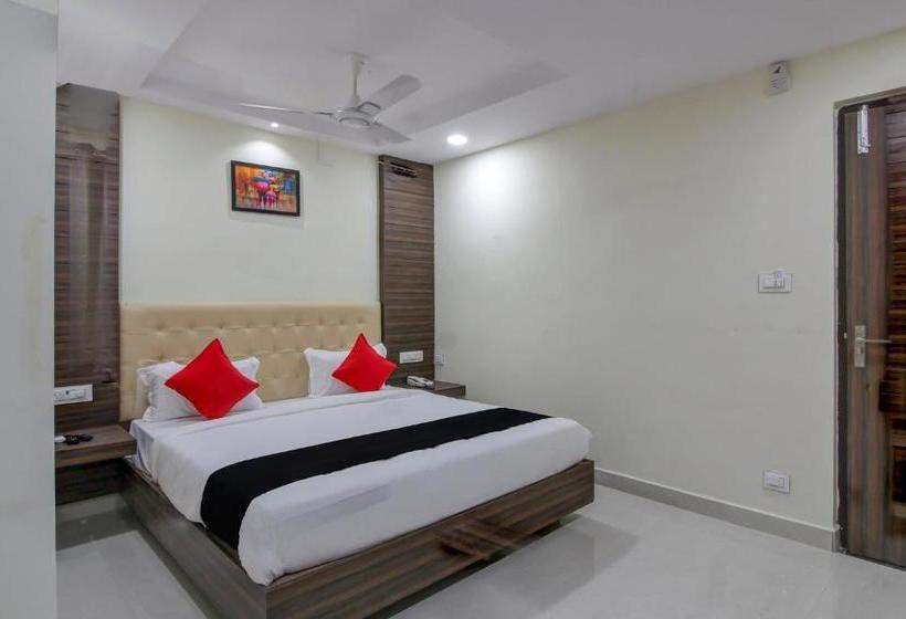 Hotel Capital O 49632 Mkr Regency