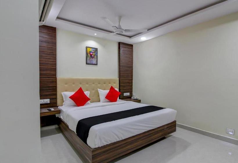 Hotel Capital O 49632 Mkr Regency